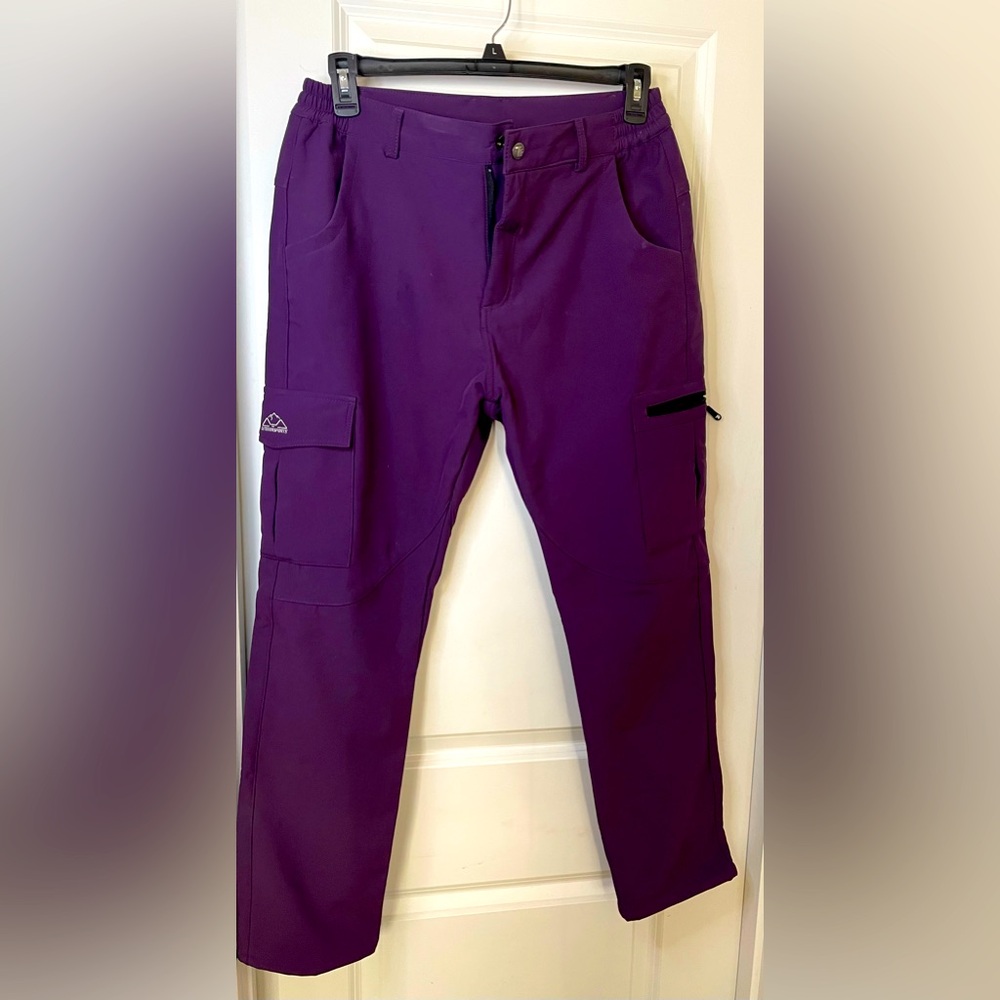 Woman’s size L Outdoor Sports fleece lined, waterproof snow pants.